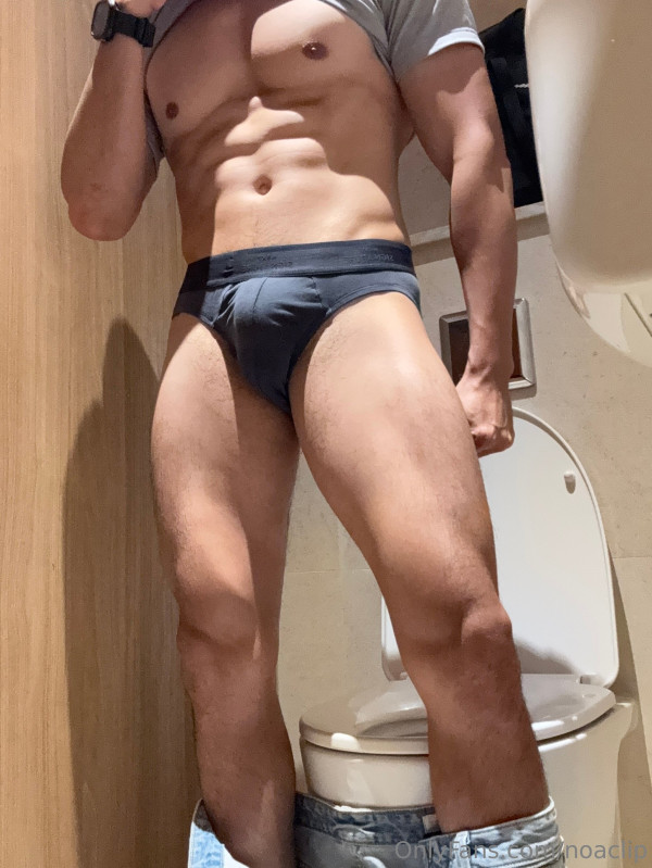 xBoyTube  - noaclip_In_the_public_toilet__4409747520